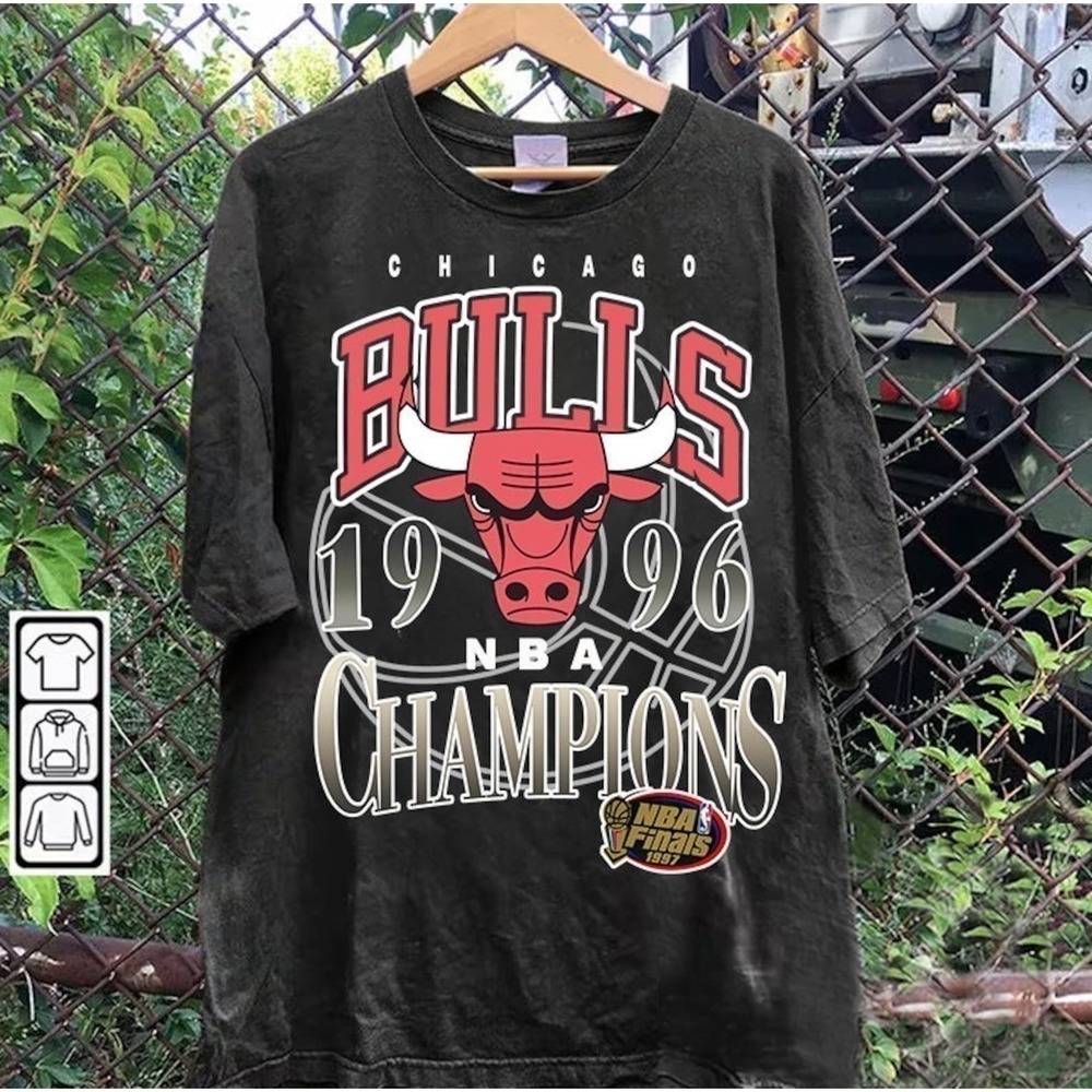 Retro 90s Chicago Bulls Graphic Basketball Fan Unisex Retro T-Shirt